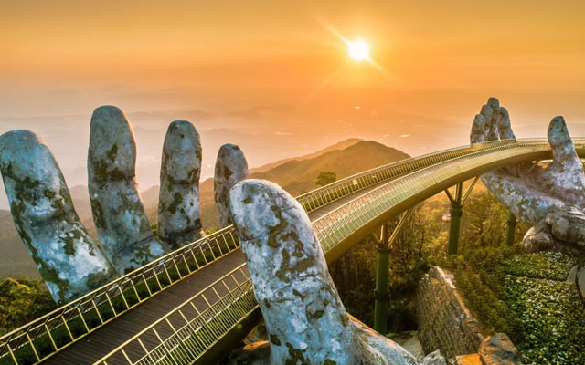 Private car from Da Nang to Ba Na Hill Private car from Da Nang to Ba Na Hill is only 15$