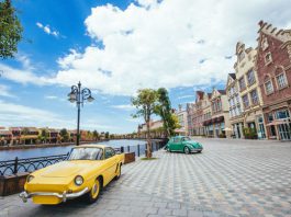 Private car from Da Nang to Vinpearl Land Vinpearl Land - Entertainment Heaven